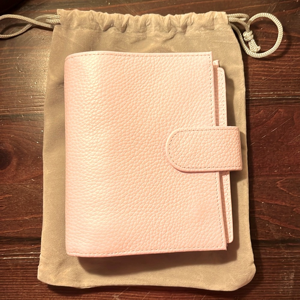 Moterm Pocket Luxe Lavender Pebbled Leather